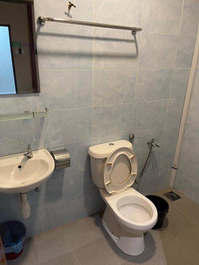 Golden Guest House Kuantan Buitenkant foto